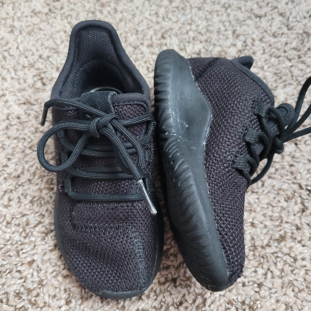 Kids Adidas Tubular
